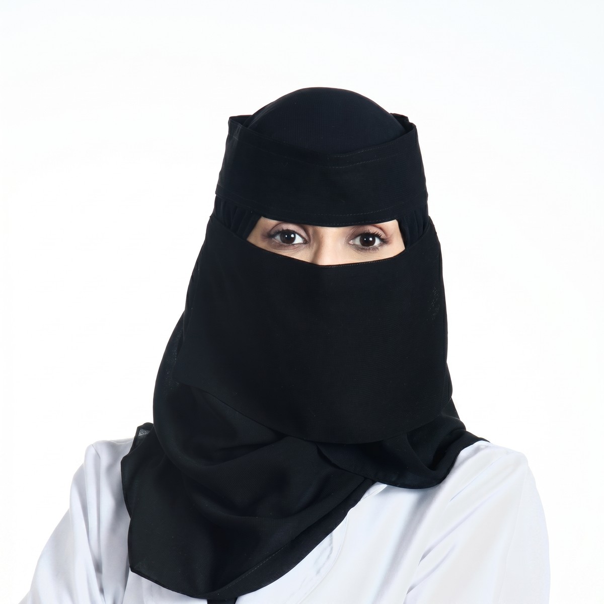 عائشة آل مشاري